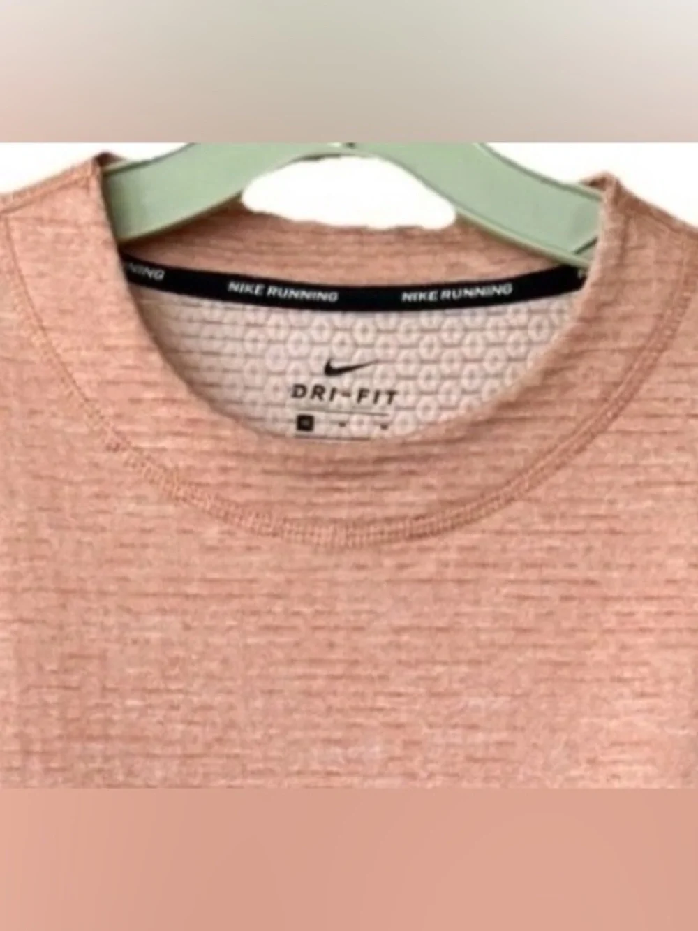 Nike Dri-FIT Therma Sphere Running Top Women M Coral Thumbholes Zip Pocket